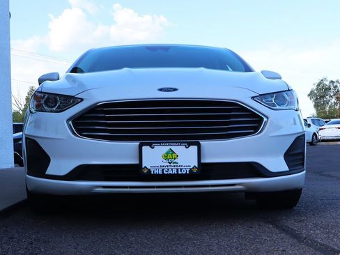 Used 2019 Ford Fusion SE FWD image 17