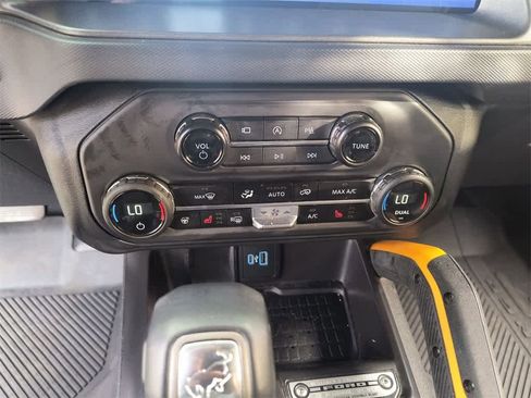 Used 2024 Ford Bronco Badlands image 19
