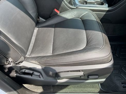 Used 2018 Chevrolet Colorado Z71 AWD/4WD image 40