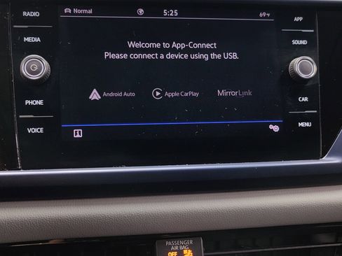 Certified 2023 Volkswagen Taos SE AWD/4WD image 21
