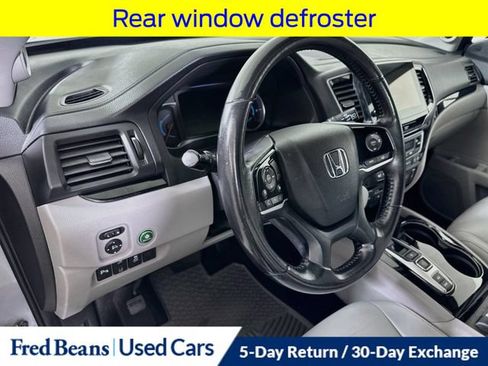 Used 2019 Honda Pilot Touring image 11
