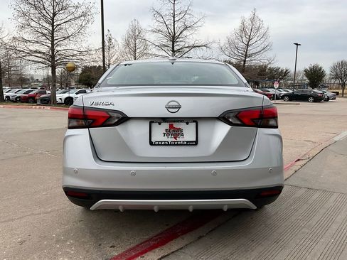 Used 2025 Nissan Versa SV image 7