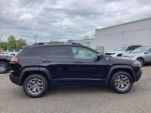 Used 2022 Jeep Cherokee Trailhawk image 4