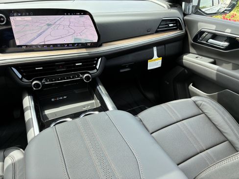 New 2026 Chevrolet Tahoe High Country AWD/4WD image 20