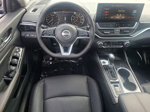 Certified 2025 Nissan Altima 2.5 SR w/ SR Premium Package image 13