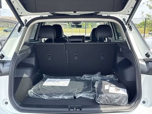 Used 2025 Volkswagen Tiguan SE FWD image 10