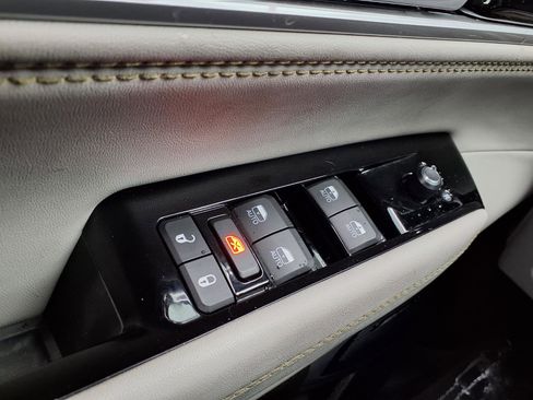 Used 2022 Jeep Wagoneer Series III w/ Convenience Group I AWD/4WD image 23