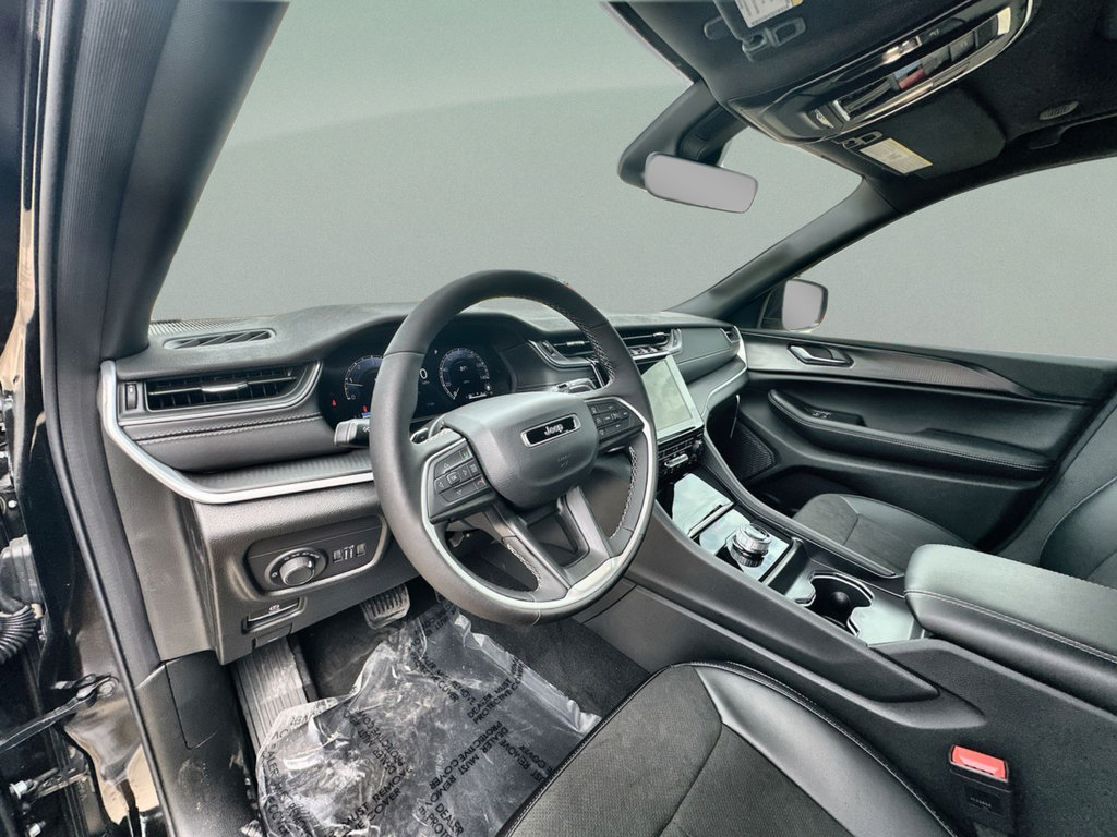 New 2025 Jeep Grand Cherokee Altitude RWD image 43