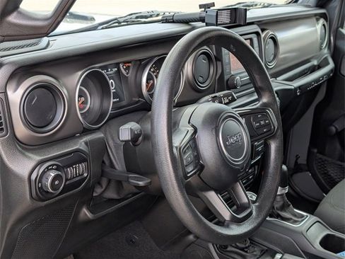 Used 2021 Jeep Wrangler Sport image 27