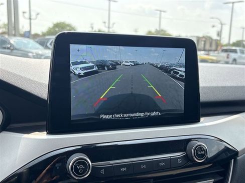 Used 2020 Ford Escape SE image 14