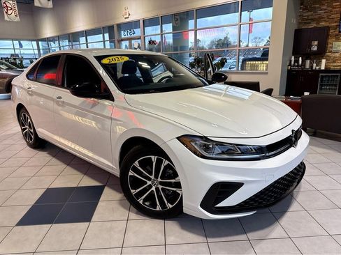 Used 2025 Volkswagen Jetta Sport FWD image 1