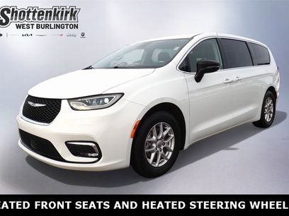 Used 2024 Chrysler Pacifica Touring-L