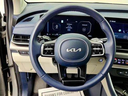 Used 2026 Kia Carnival SX w/ SX Dark Edition Package FWD image 13