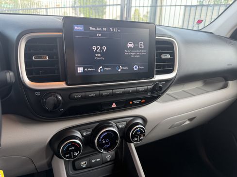 Used 2023 Hyundai Venue SEL w/ Cargo Package FWD image 28