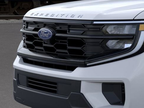 New 2025 Ford Expedition Max Active image 17