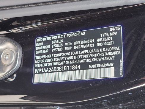 Certified 2025 Porsche Macan image 26