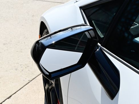 Used 2018 Lamborghini Huracan Performante image 14