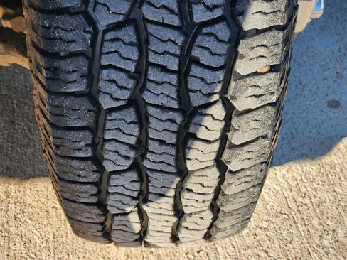 Used 2024 Ford F350 Lariat w/ FX4 Off-Road Package image 12