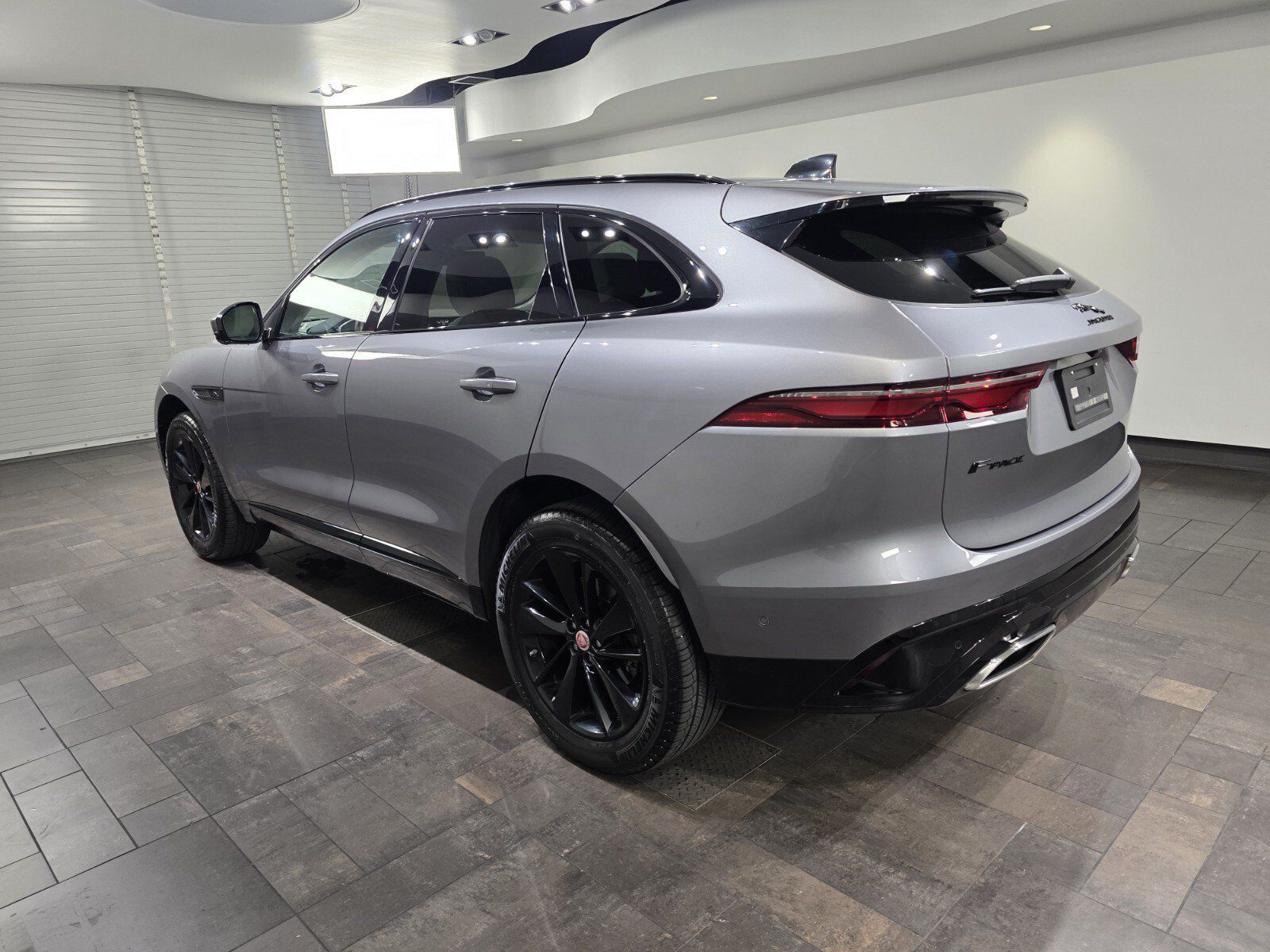 Used 2021 Jaguar F-PACE S AWD/4WD image 4