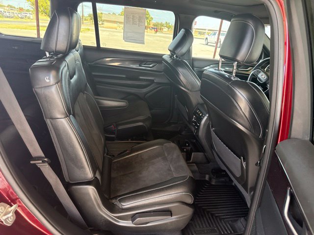 Used 2023 Jeep Grand Cherokee L Laredo AWD/4WD image 10