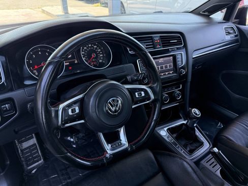 Used 2015 Volkswagen GTI SE image 12