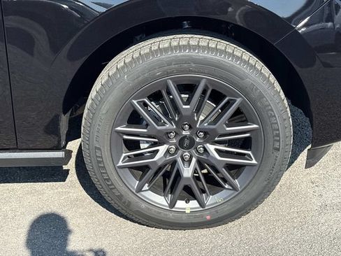 New 2027 Ford Expedition Platinum w/ Stealth Appearance Package AWD/4WD image 9