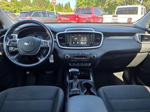 Used 2020 Kia Sorento LX w/ LX I4 Convenience Package image 8