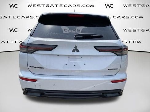 New 2026 Mitsubishi Outlander LE FWD image 5