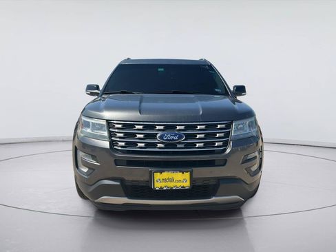 Used 2017 Ford Explorer XLT w/ Equipment Group 202A FWD image 2