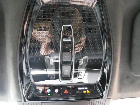 Certified 2026 Cadillac Vistiq Platinum AWD/4WD image 21