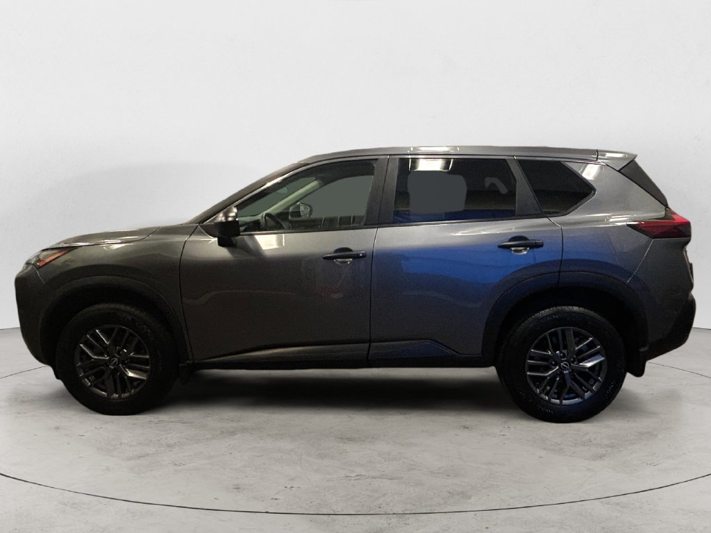 Used 2023 Nissan Rogue S AWD/4WD image 2