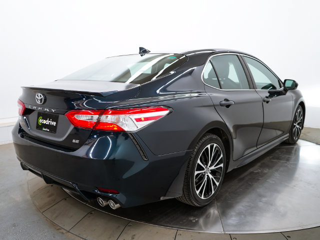 Used 2020 Toyota Camry SE w/ Convenience Package FWD image 6