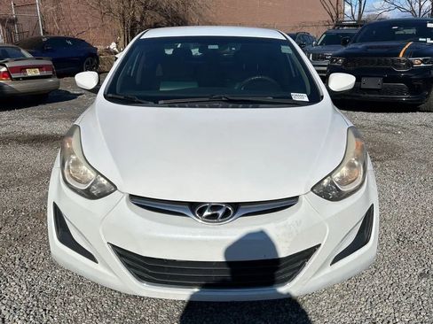 Used 2016 Hyundai Elantra SE image 3
