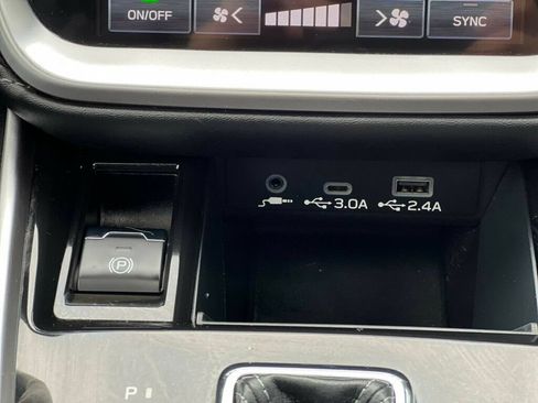 Used 2023 Subaru Legacy Limited AWD/4WD image 32