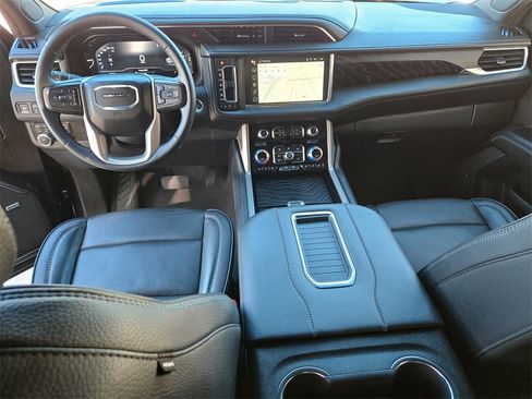 Used 2024 GMC Yukon Denali image 12