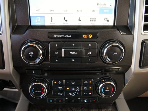 Used 2017 Ford F250 Lariat w/ Lariat Ultimate Package AWD/4WD image 35