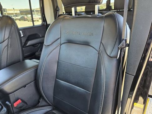 Used 2020 Jeep Gladiator Overland AWD/4WD image 16