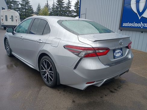 Used 2021 Toyota Camry SE FWD image 14