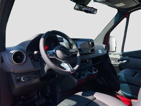 New 2025 Mercedes-Benz Sprinter 2500 image 10
