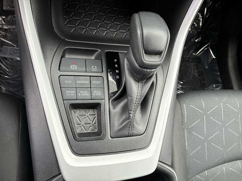 Used 2025 Toyota RAV4 XLE AWD/4WD image 20