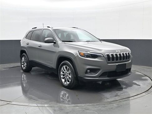 Used 2020 Jeep Cherokee Latitude Lux w/ Comfort/Convenience Group image 3
