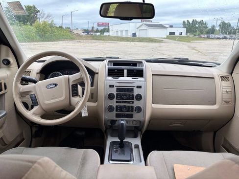 Used 2011 Ford Escape XLT AWD/4WD image 10