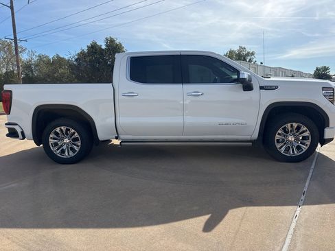 Used 2024 GMC Sierra 1500 Denali w/ Technology Package image 3
