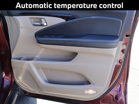 Used 2018 Honda Pilot Touring image 10