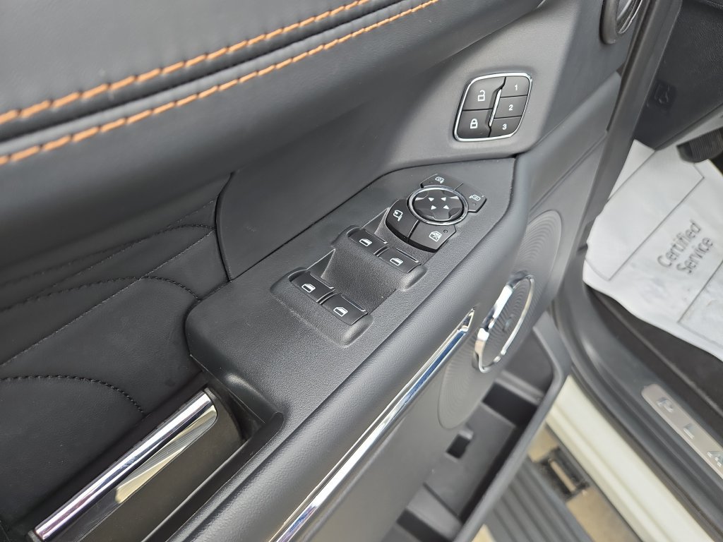 Used 2024 Ford Expedition Platinum AWD/4WD image 13