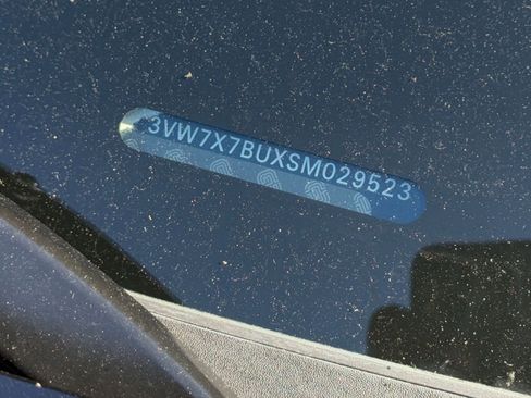 Used 2025 Volkswagen Jetta SE image 29