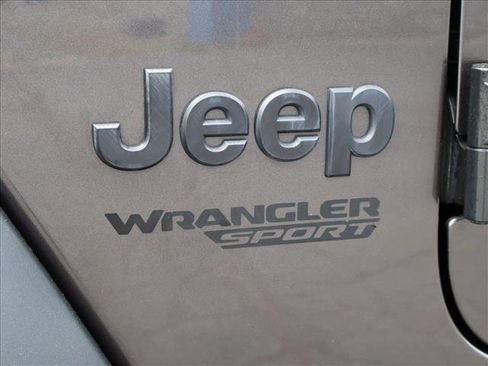 Used 2018 Jeep Wrangler Sport AWD/4WD image 28
