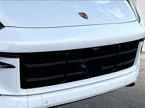Certified 2025 Porsche Cayenne S AWD/4WD image 20