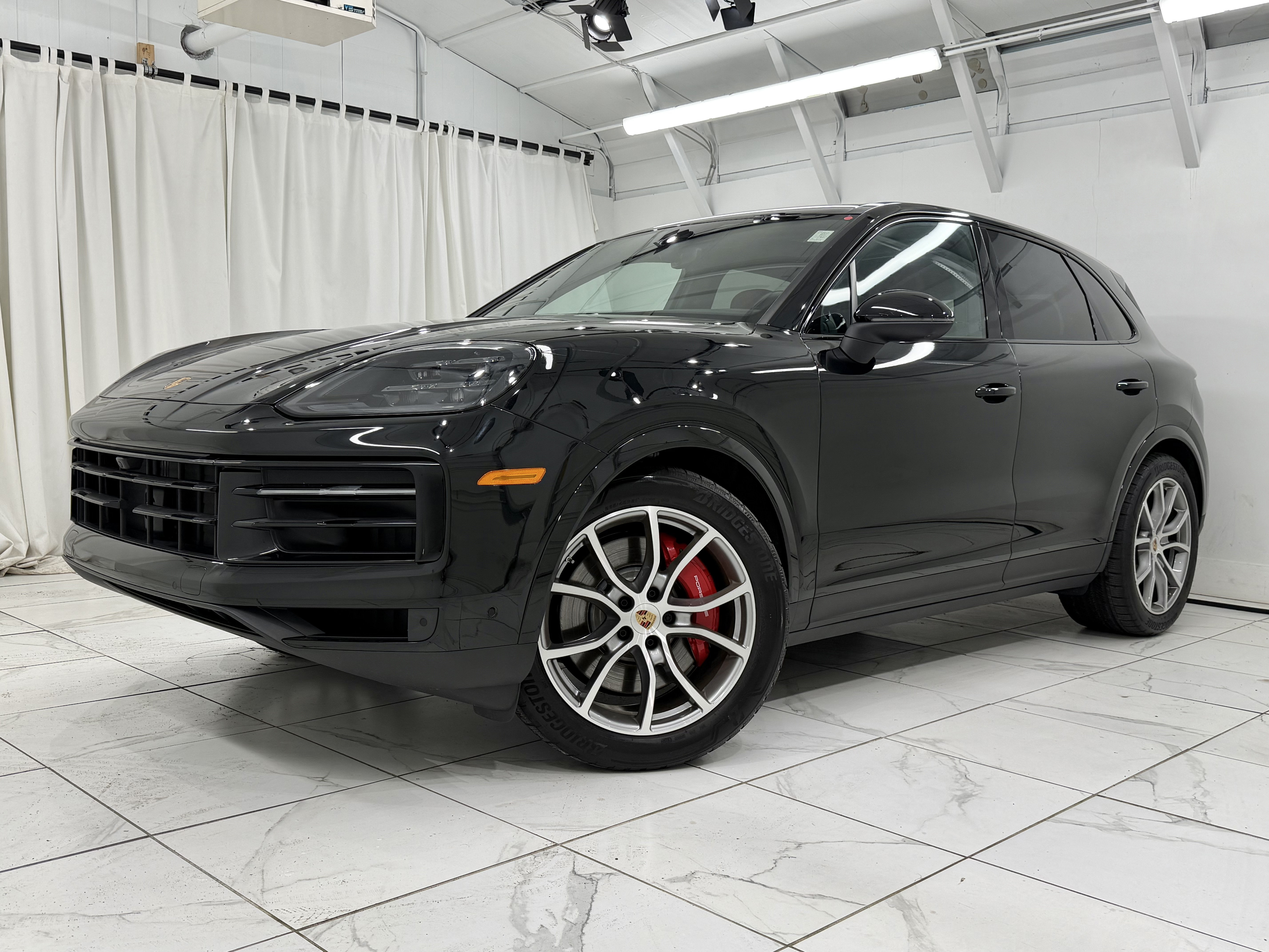 Used 2025 Porsche Cayenne S AWD/4WD image 6
