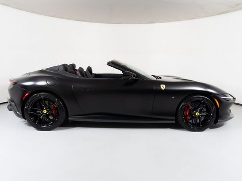 Used 2025 Ferrari Roma Spider RWD image 29